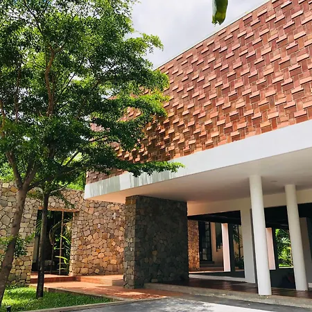 Tropical Garden House Hotel